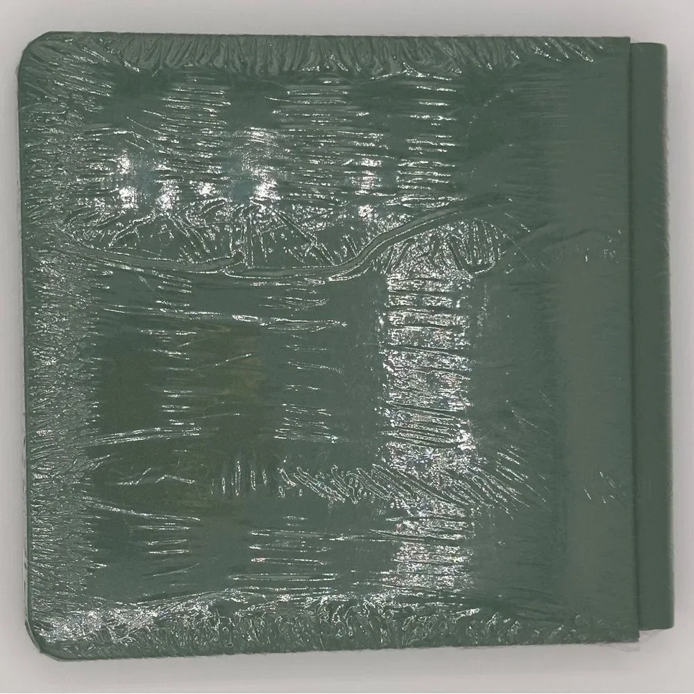 New-Creative Memories 7 x 7 Green W/Silver & Gold Foliage Strap-hinge Album